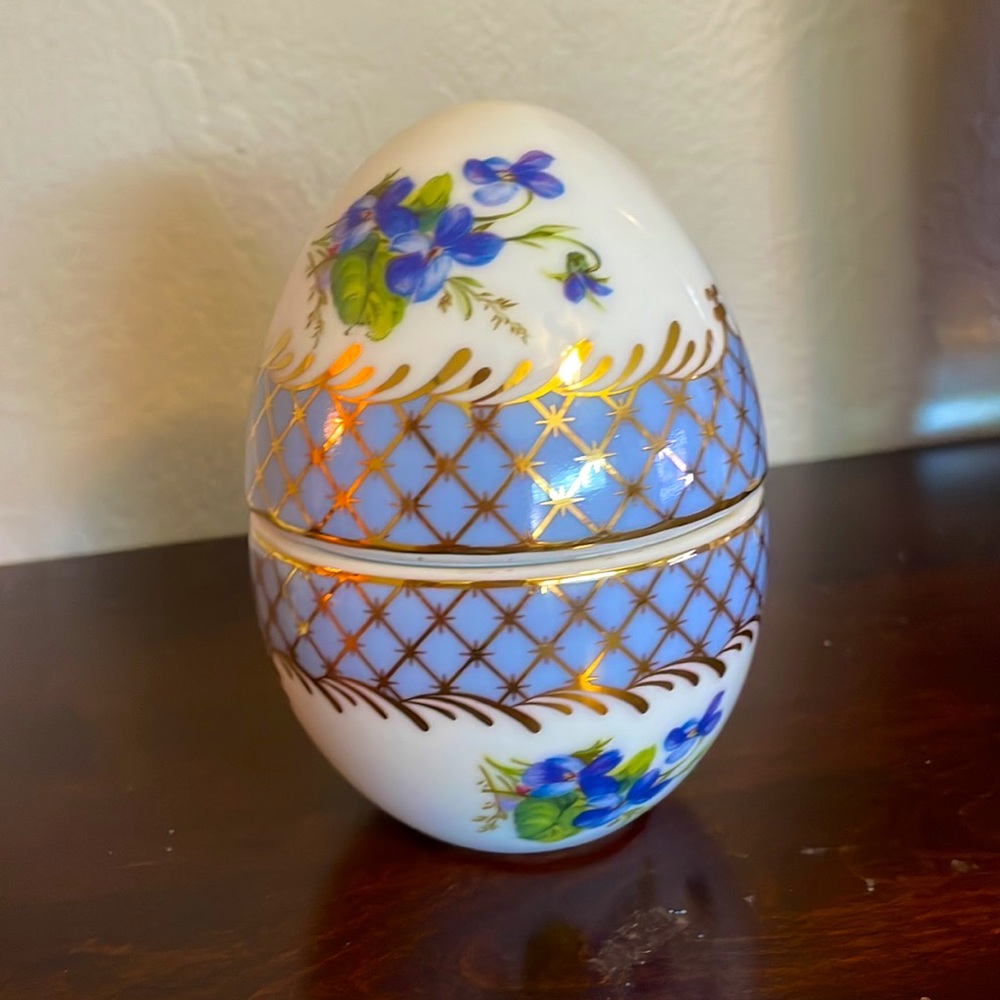 Porcelain EGG decorative large with violets
